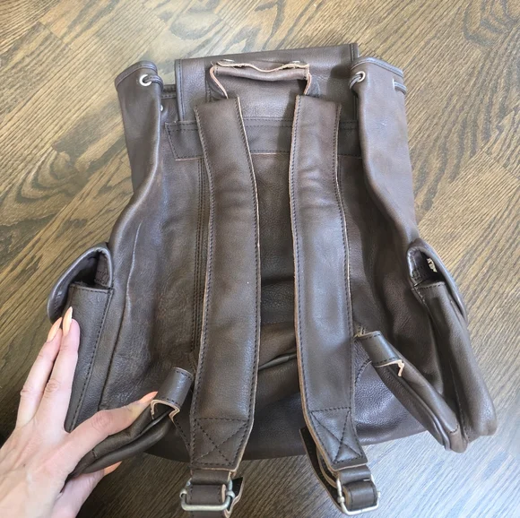 Vintage Marlboro Unlimited Gear- Leather / Cowhide Backpack - Picture 9 of 15